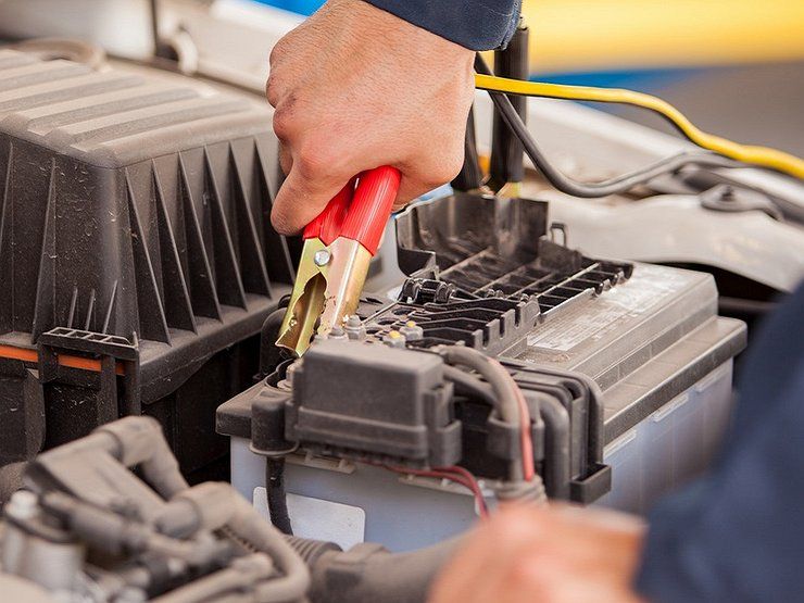 when-to-replace-a-truck-or-car-battery-NAPA-Know-How-blog.jpg.740x555_q85_box-256,0,1093,627_crop_detail_upscale.jpg